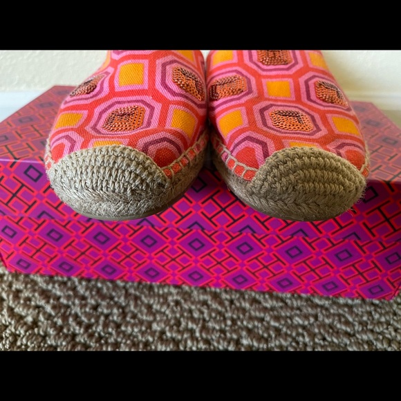 Tory Burch Cecily Embellished Espadrille shoes.Size 9.5.Vivid orange & pinks. - Picture 4 of 7